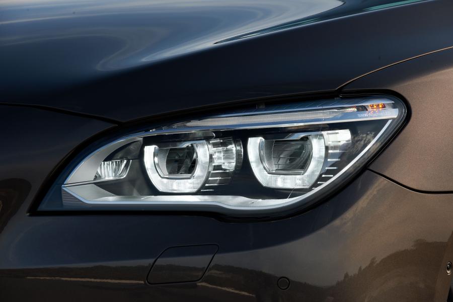  BMW 750iL 2012 года  (фото 29 из 61)
